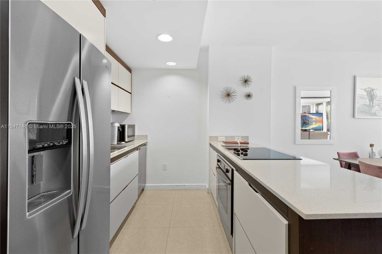 Small Image of 2155 WASHINGTON CT #201, Miami Beach Number 4