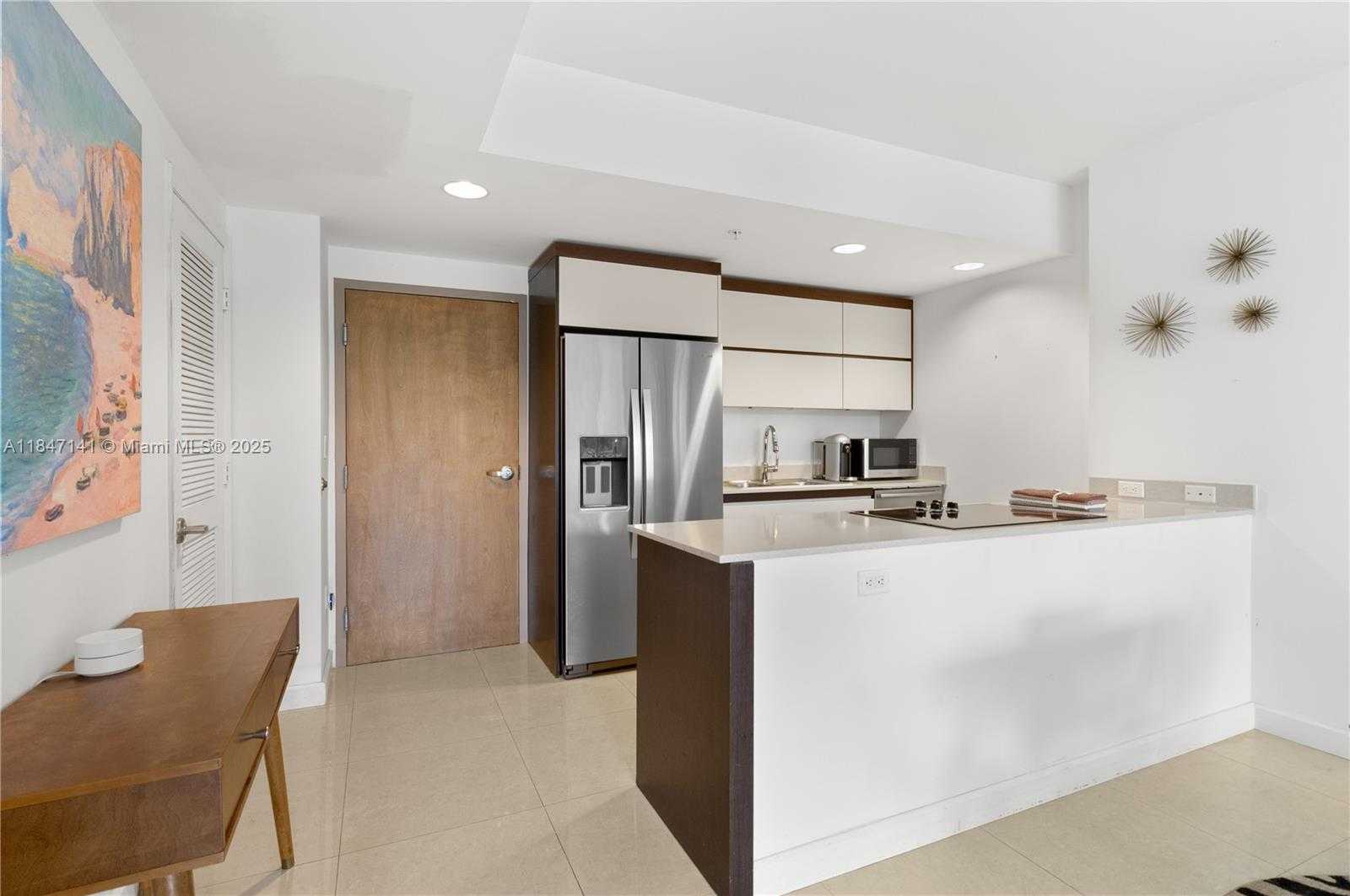 Small Image of 2155 WASHINGTON CT #201, Miami Beach Number 5