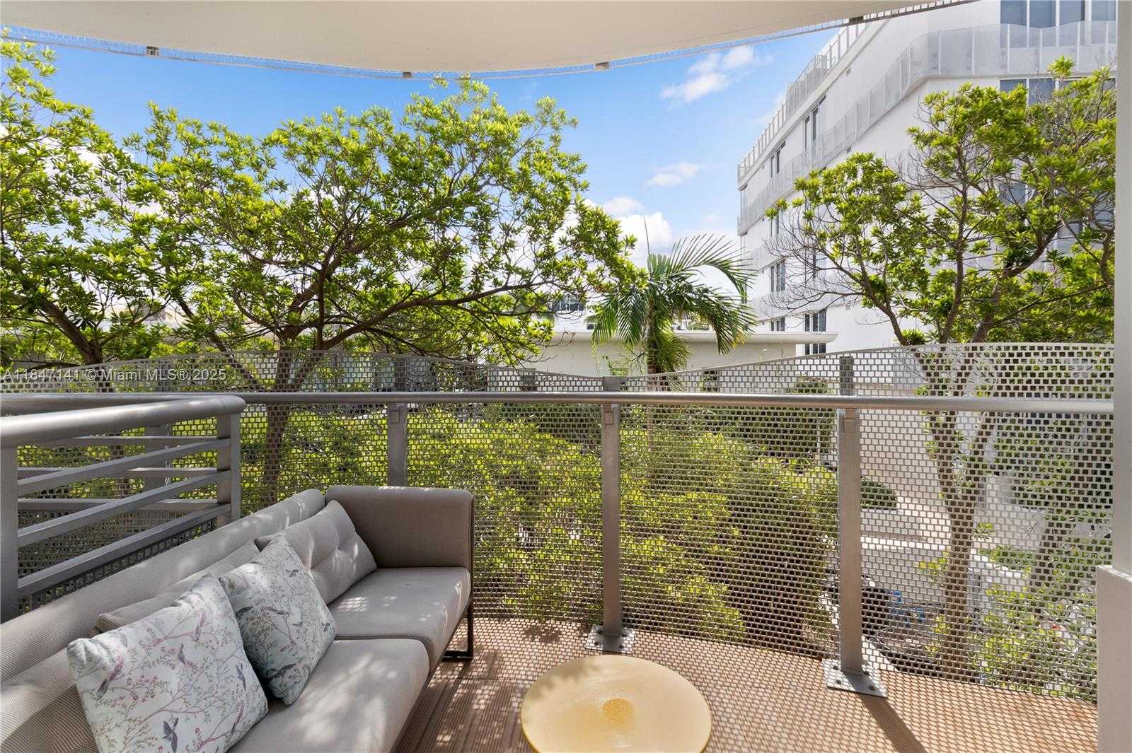 Small Image of 2155 WASHINGTON CT #201, Miami Beach Number 8