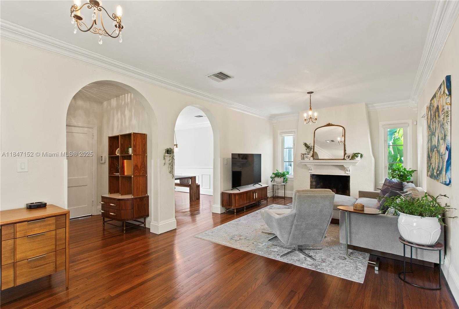 Small Image of 604 ALCAZAR AVE, Coral Gables Number 10