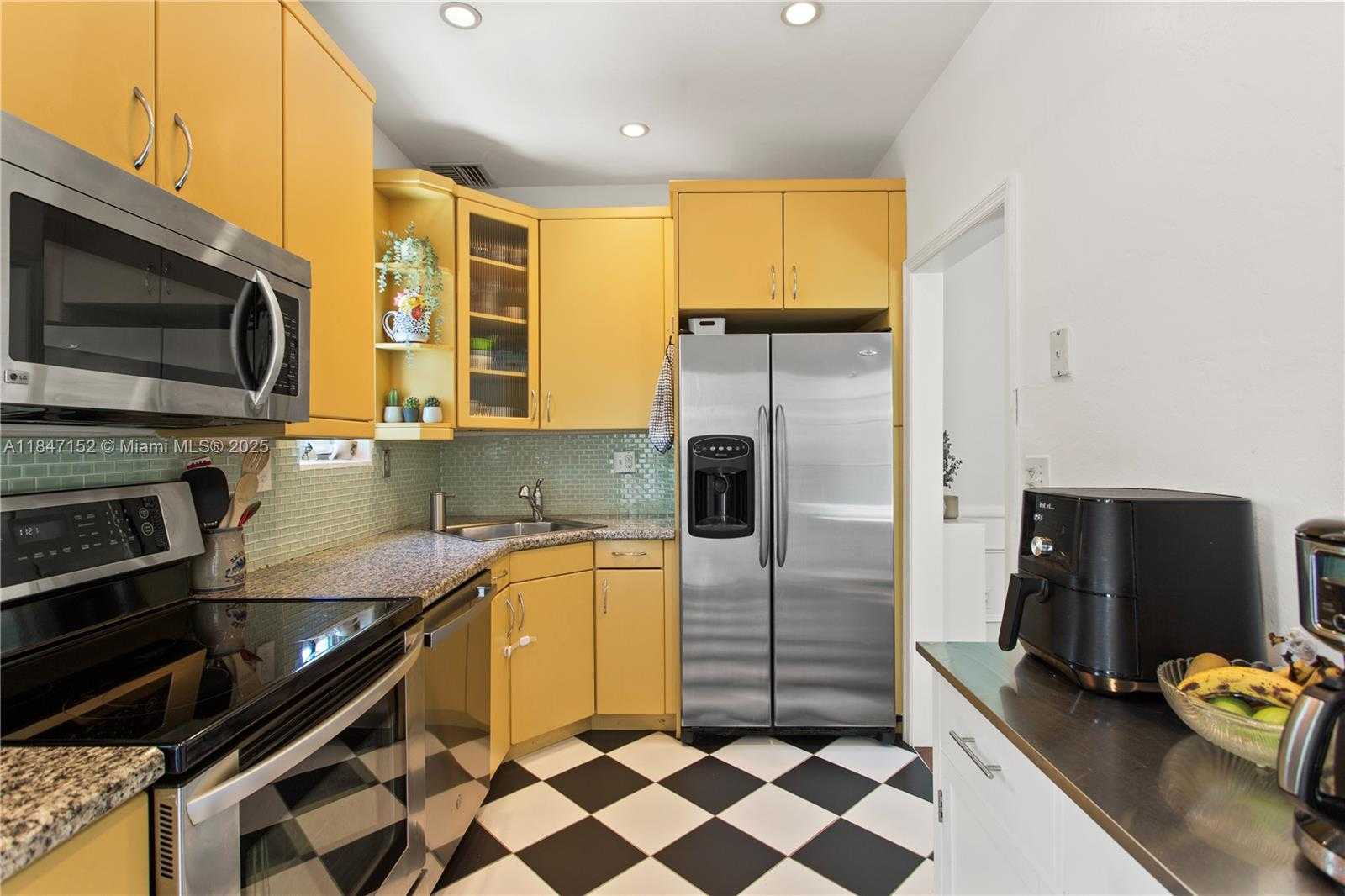 Small Image of 604 ALCAZAR AVE, Coral Gables Number 12