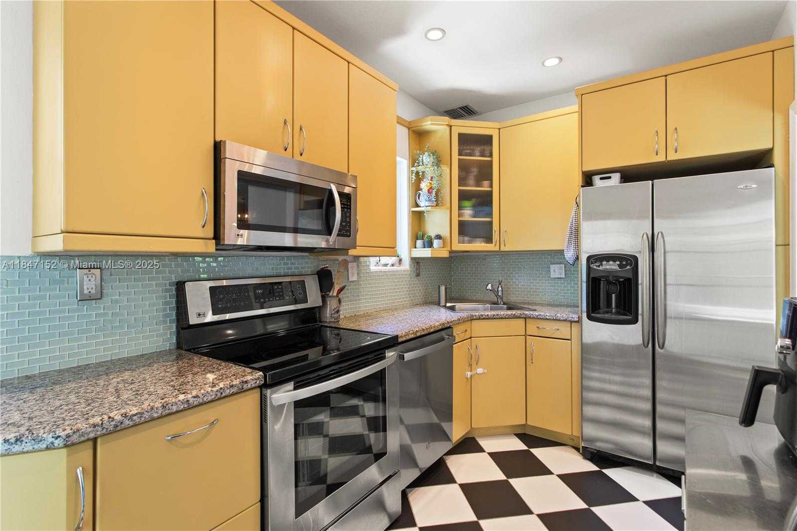 Small Image of 604 ALCAZAR AVE, Coral Gables Number 13