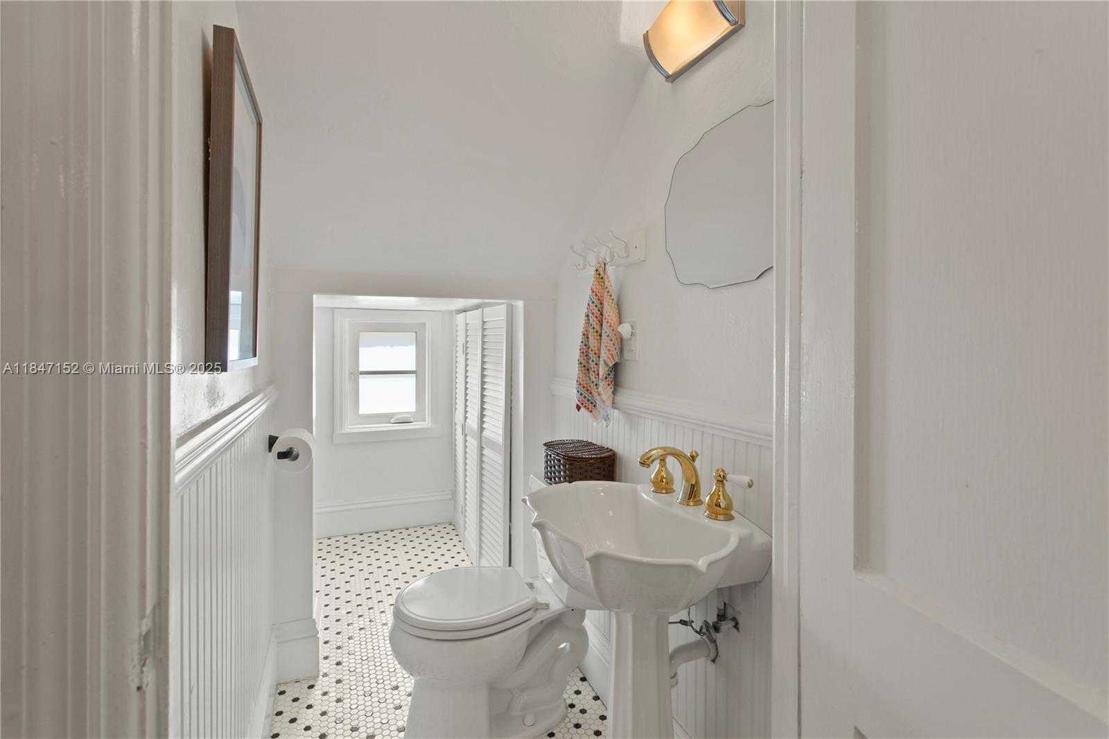 Small Image of 604 ALCAZAR AVE, Coral Gables Number 19
