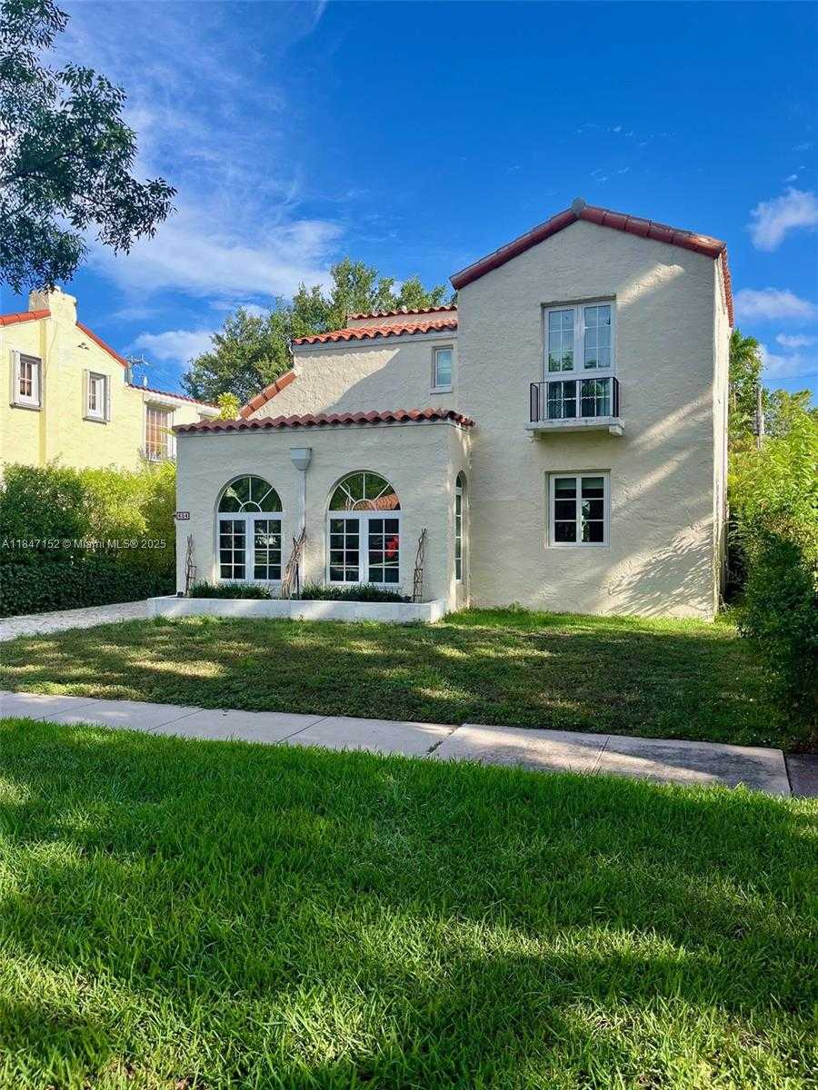 Small Image of 604 ALCAZAR AVE, Coral Gables Number 2