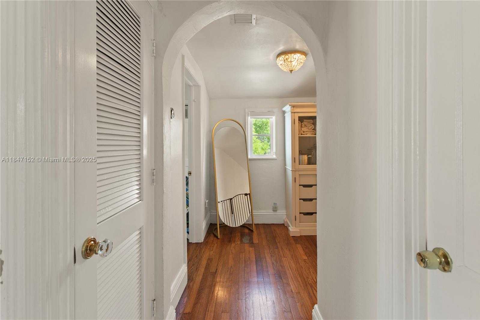 Small Image of 604 ALCAZAR AVE, Coral Gables Number 22