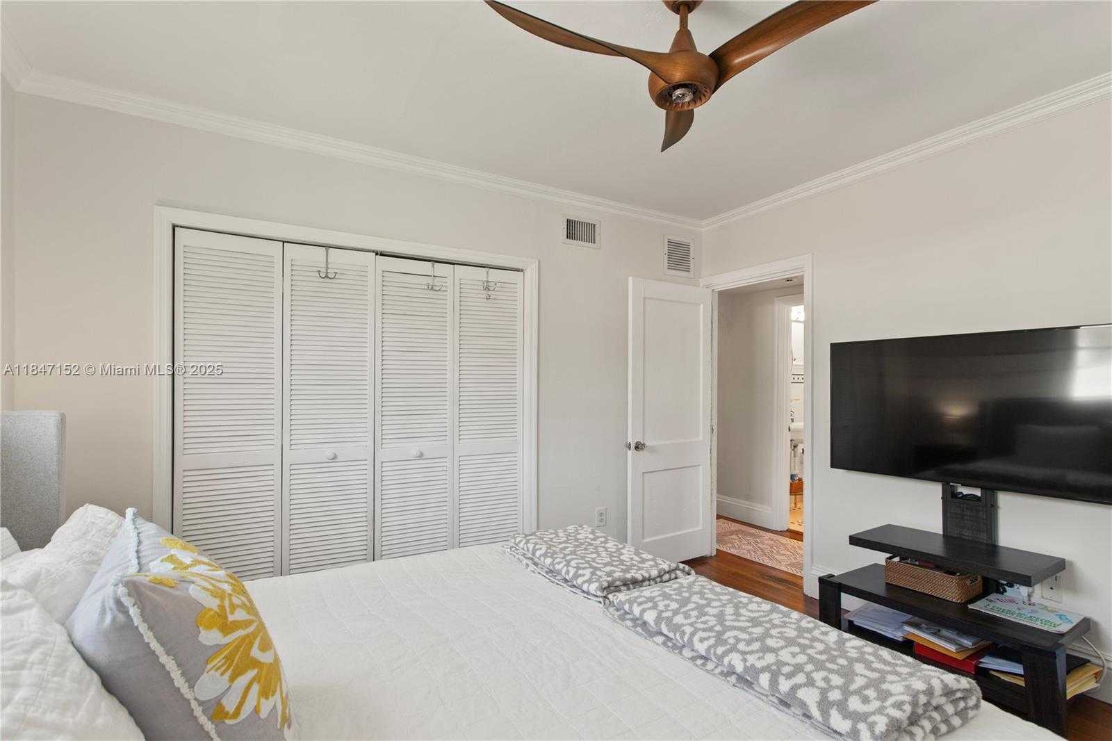 Small Image of 604 ALCAZAR AVE, Coral Gables Number 26