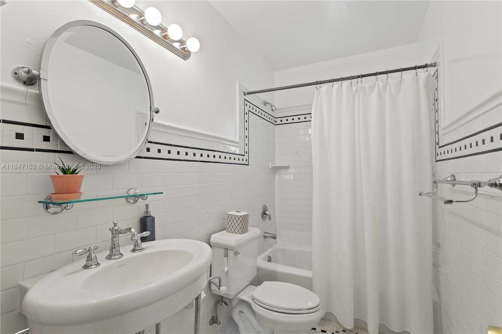 Small Image of 604 ALCAZAR AVE, Coral Gables Number 27