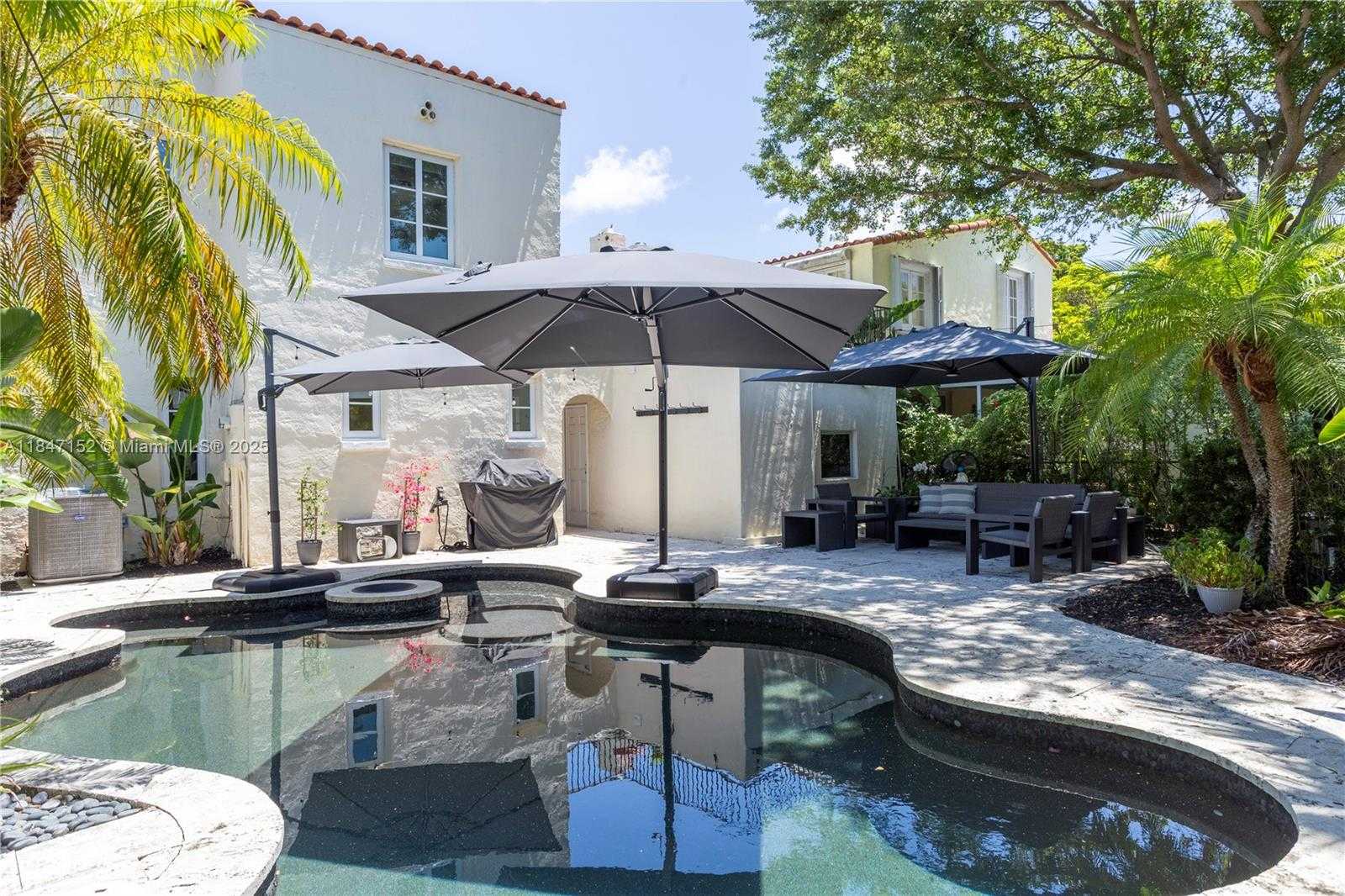 Small Image of 604 ALCAZAR AVE, Coral Gables Number 39