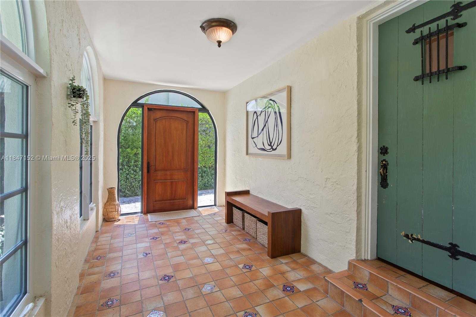 Small Image of 604 ALCAZAR AVE, Coral Gables Number 4