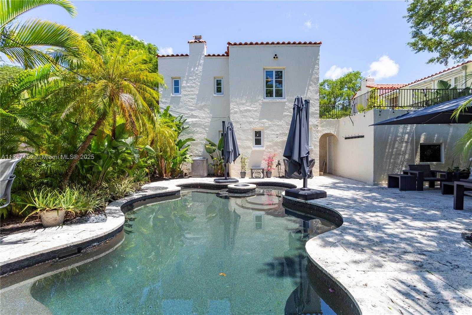 Small Image of 604 ALCAZAR AVE, Coral Gables Number 42