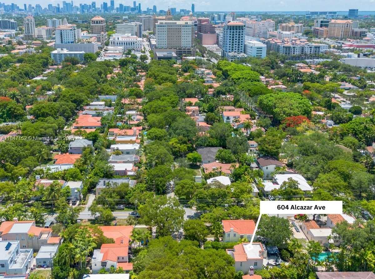 Small Image of 604 ALCAZAR AVE, Coral Gables Number 45