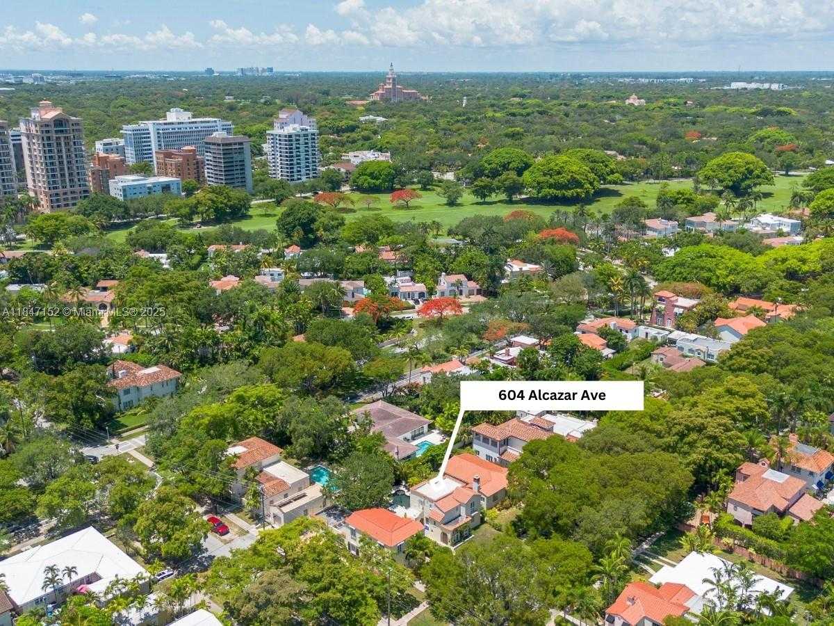 Small Image of 604 ALCAZAR AVE, Coral Gables Number 46