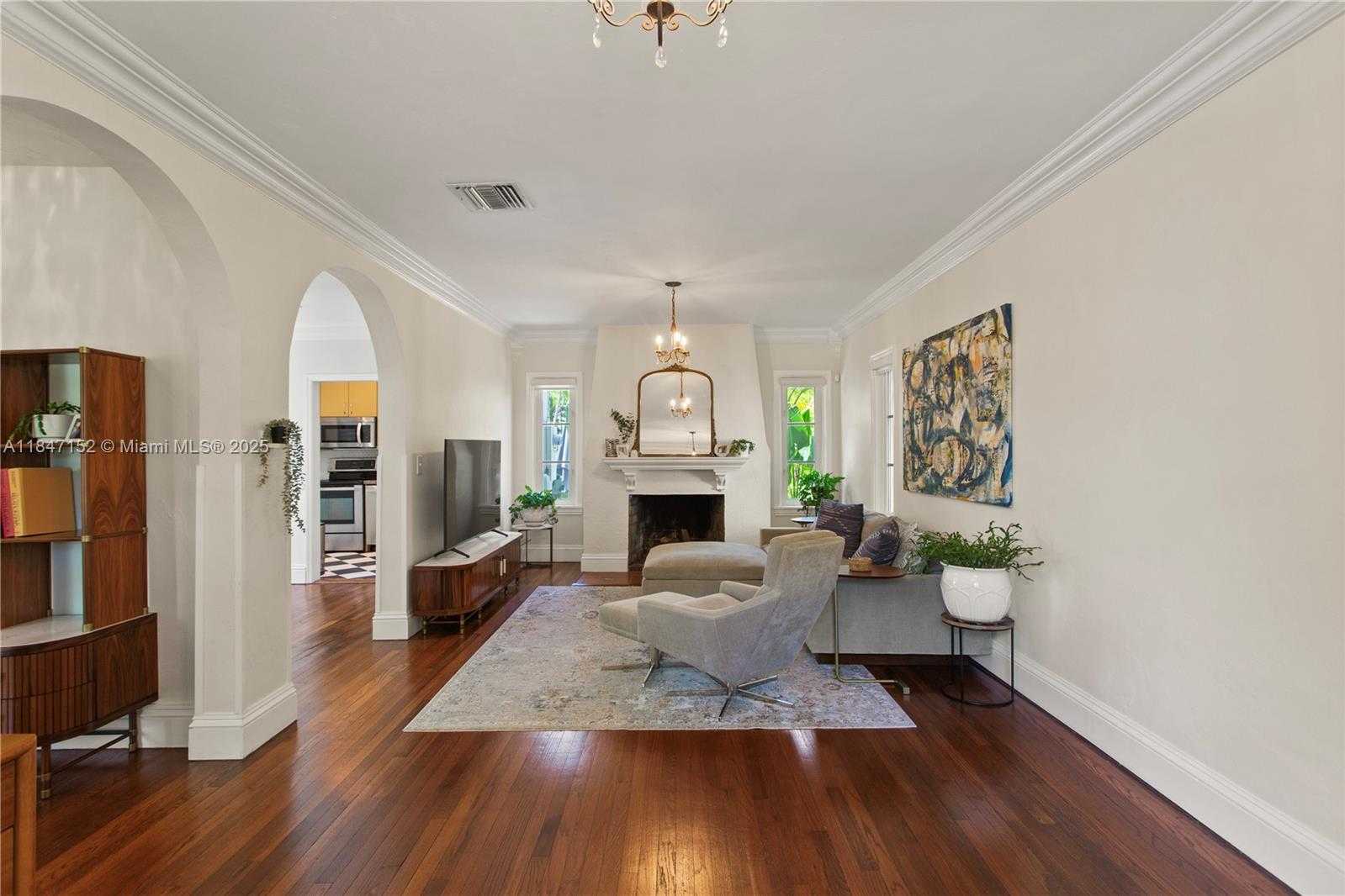 Small Image of 604 ALCAZAR AVE, Coral Gables Number 6