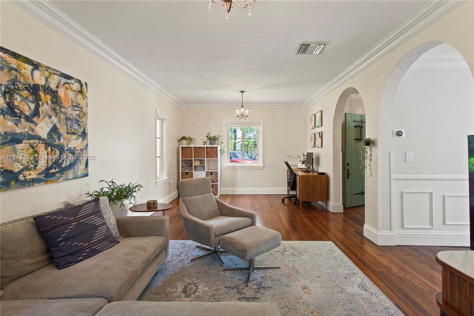 Small Image of 604 ALCAZAR AVE, Coral Gables Number 8
