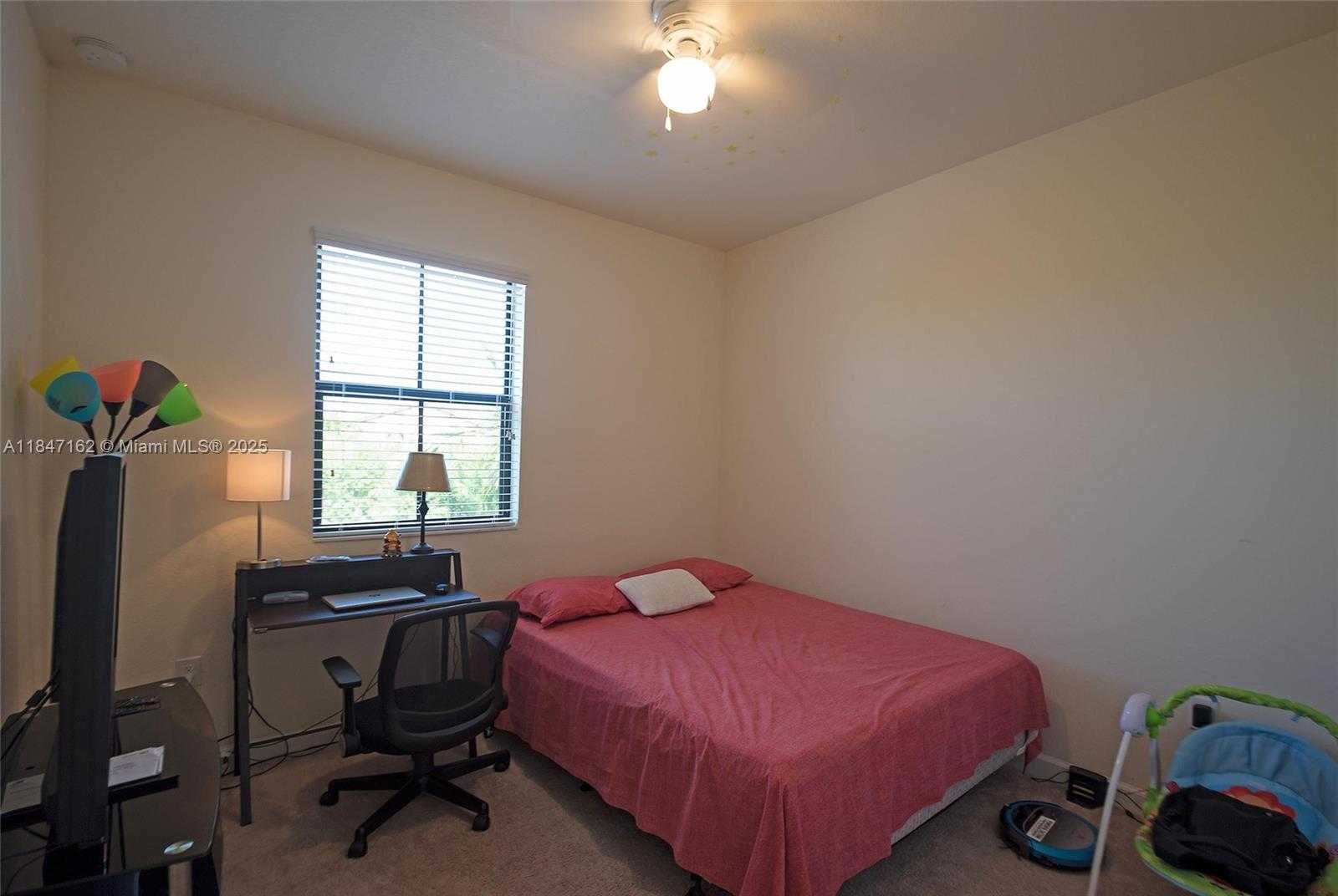 Small Image of 532 SOUTH EAST 34TH TER, Homestead Number 11
