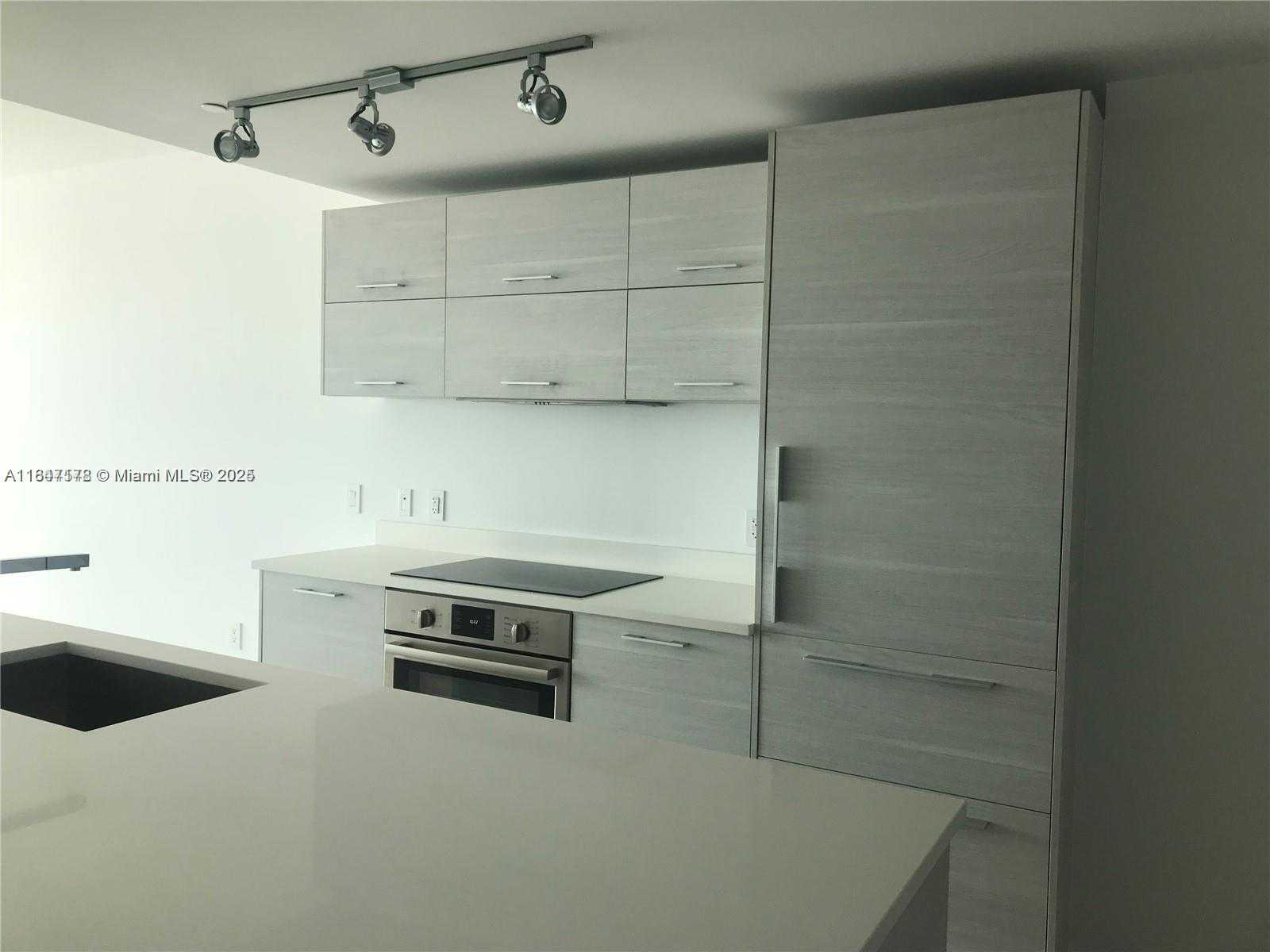 Small Image of 650 NORTH EAST 32ND ST #3403, Miami Number 5