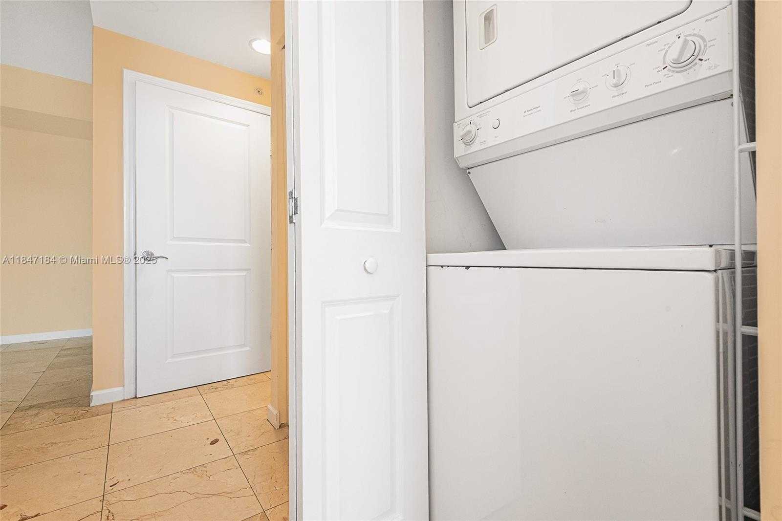 Small Image of 7900 HARBOR ISLAND DR #618, North Bay Village Number 17