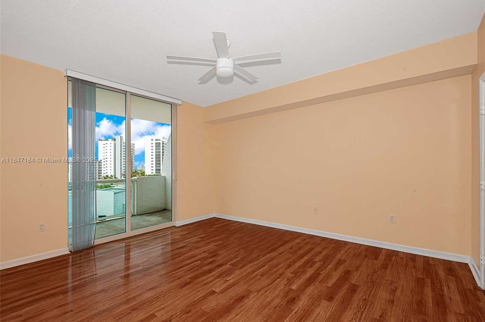 Small Image of 7900 HARBOR ISLAND DR #618, North Bay Village Number 22