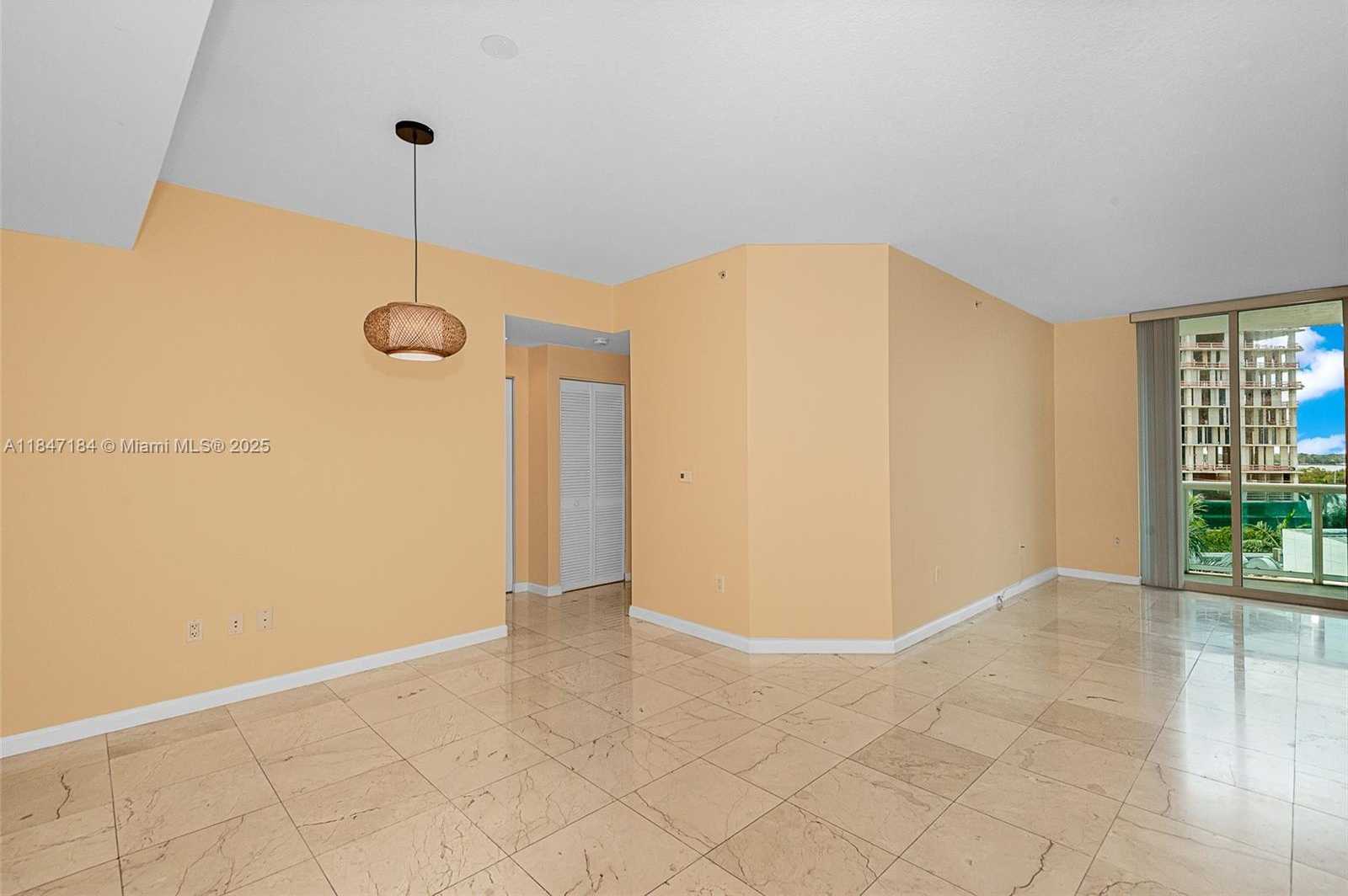 Small Image of 7900 HARBOR ISLAND DR #618, North Bay Village Number 4