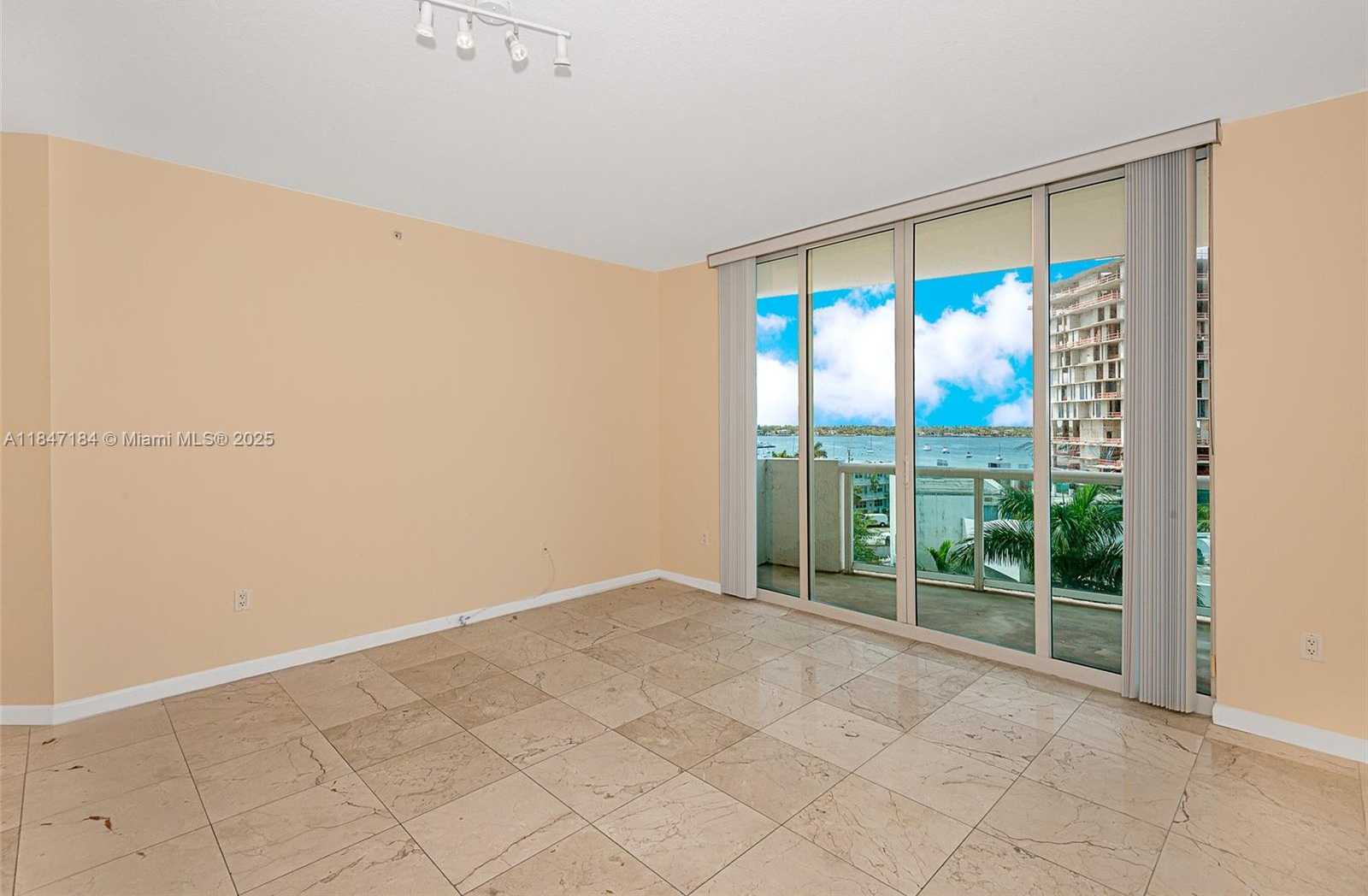 Small Image of 7900 HARBOR ISLAND DR #618, North Bay Village Number 5