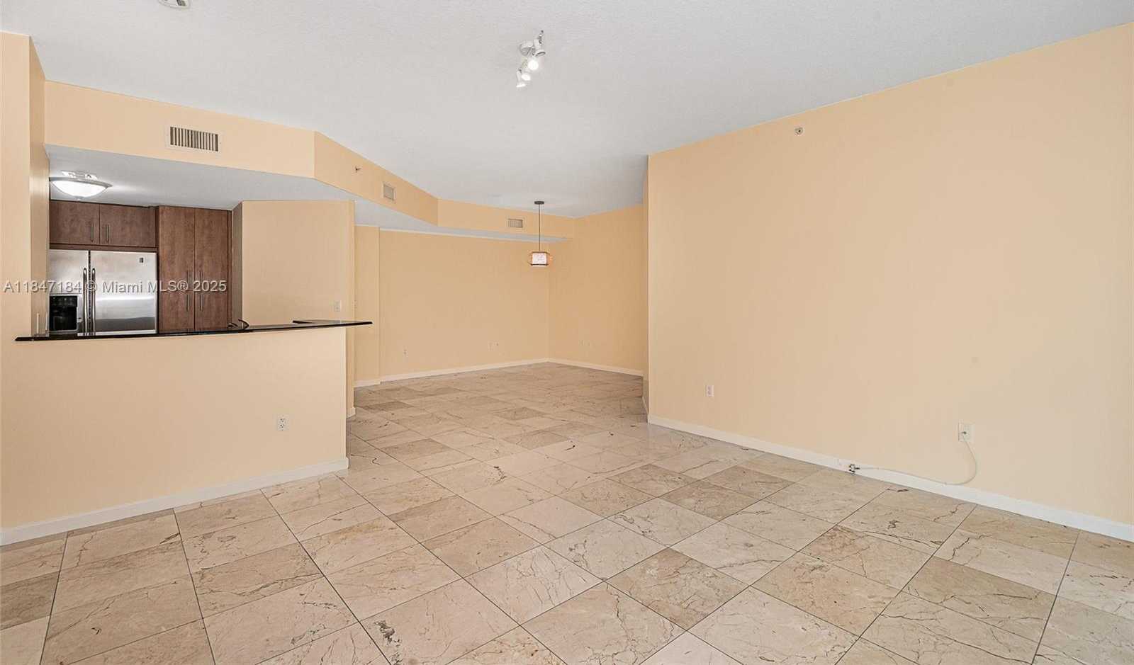 Small Image of 7900 HARBOR ISLAND DR #618, North Bay Village Number 9
