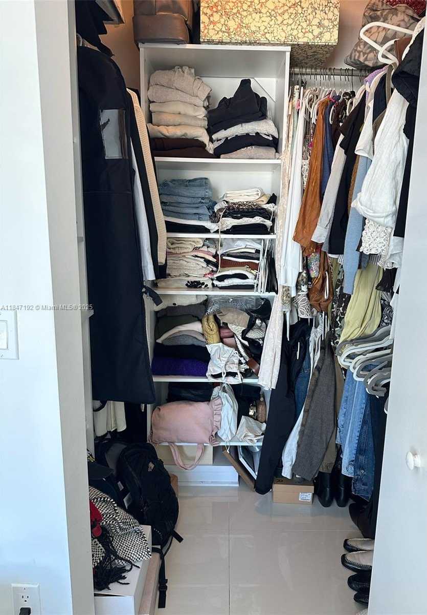 Small Image of 185 SOUTH WEST 7TH ST #4105, Miami Number 24