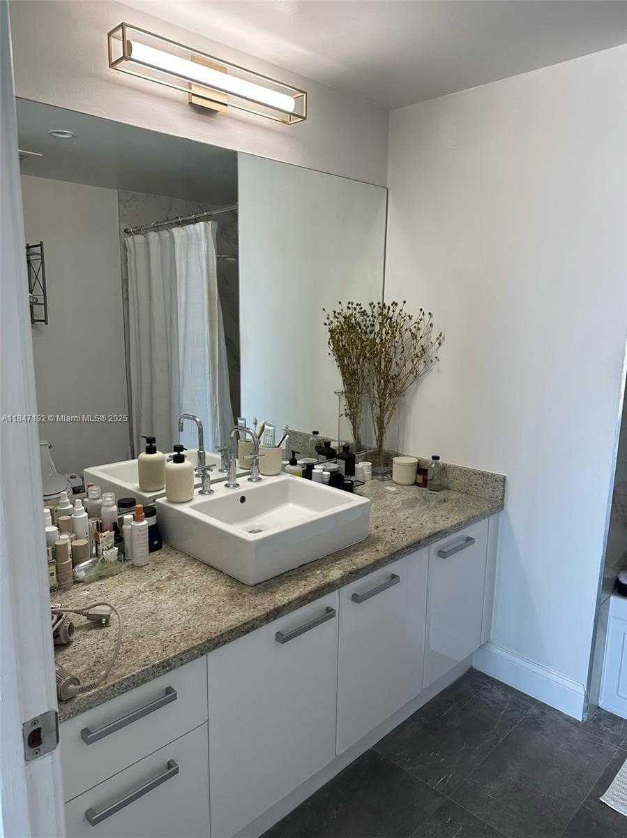 Small Image of 185 SOUTH WEST 7TH ST #4105, Miami Number 25