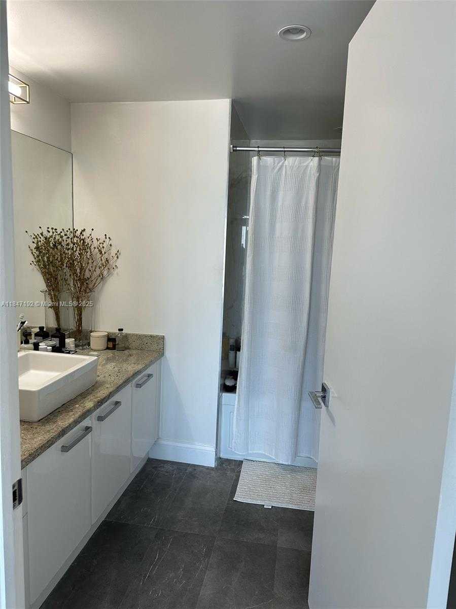 Small Image of 185 SOUTH WEST 7TH ST #4105, Miami Number 26
