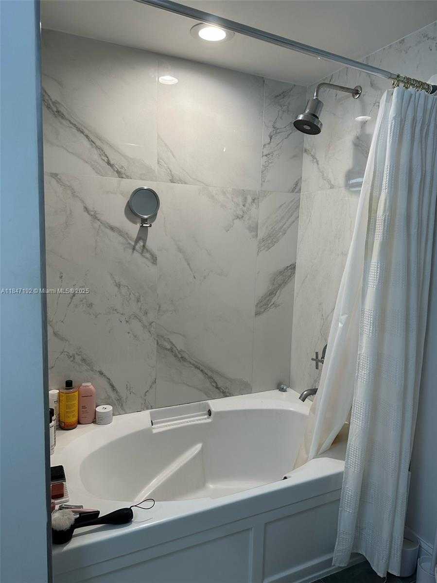 Small Image of 185 SOUTH WEST 7TH ST #4105, Miami Number 29