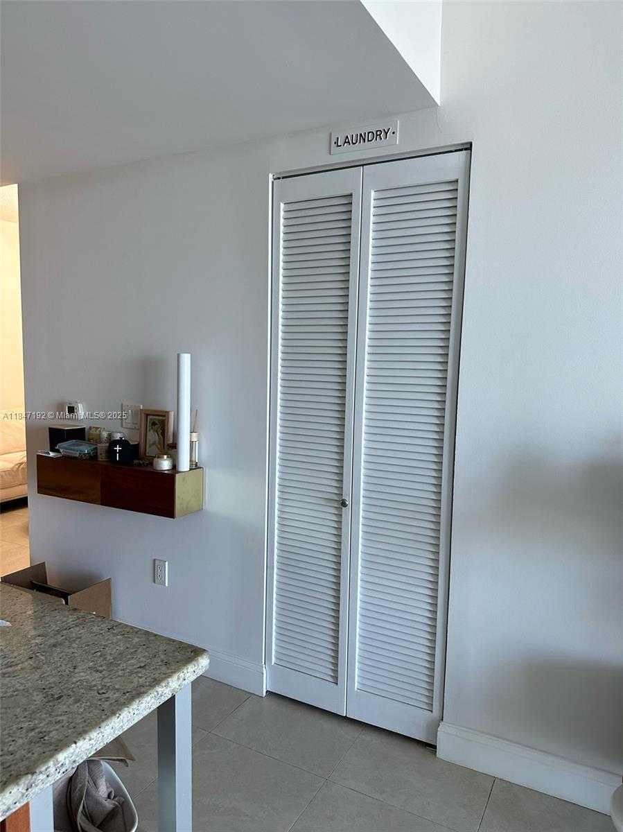 Small Image of 185 SOUTH WEST 7TH ST #4105, Miami Number 30