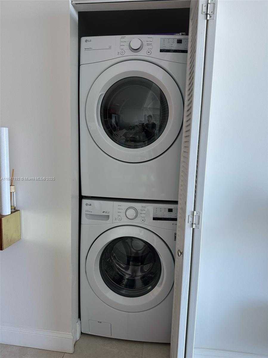 Small Image of 185 SOUTH WEST 7TH ST #4105, Miami Number 31
