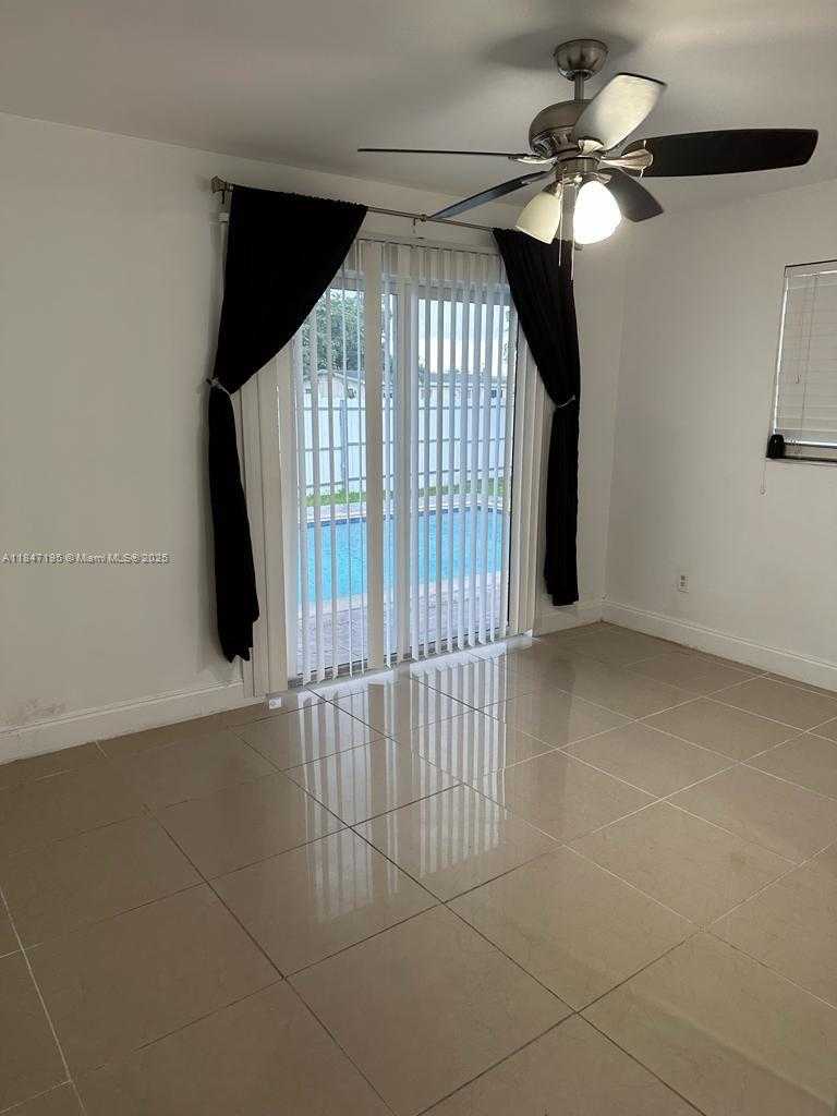 Small Image of 5771 SOUTH WEST 38TH CT #1, Davie Number 3