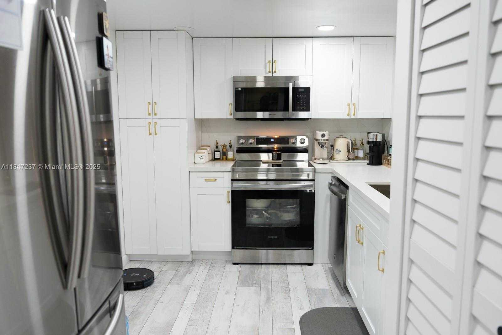 Small Image of 2055 SOUTH WEST 122ND AVE #529, Miami Number 7