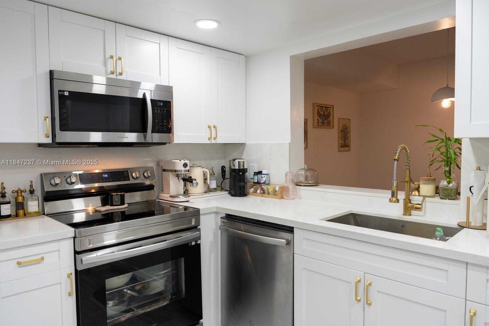 Small Image of 2055 SOUTH WEST 122ND AVE #529, Miami Number 9