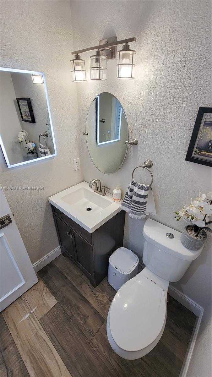 Small Image of 9894 NORTH WEST 2ND CT, Plantation Number 18