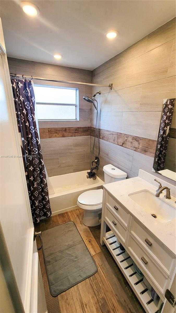 Small Image of 9894 NORTH WEST 2ND CT, Plantation Number 27