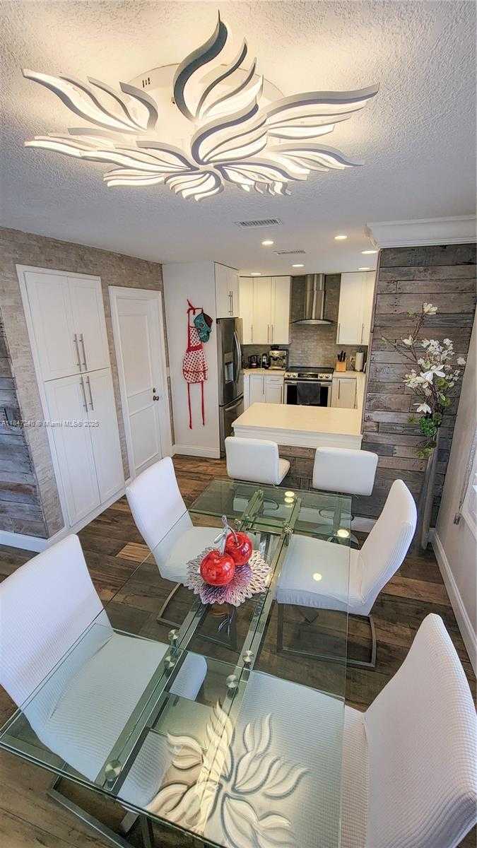 Small Image of 9894 NORTH WEST 2ND CT, Plantation Number 6
