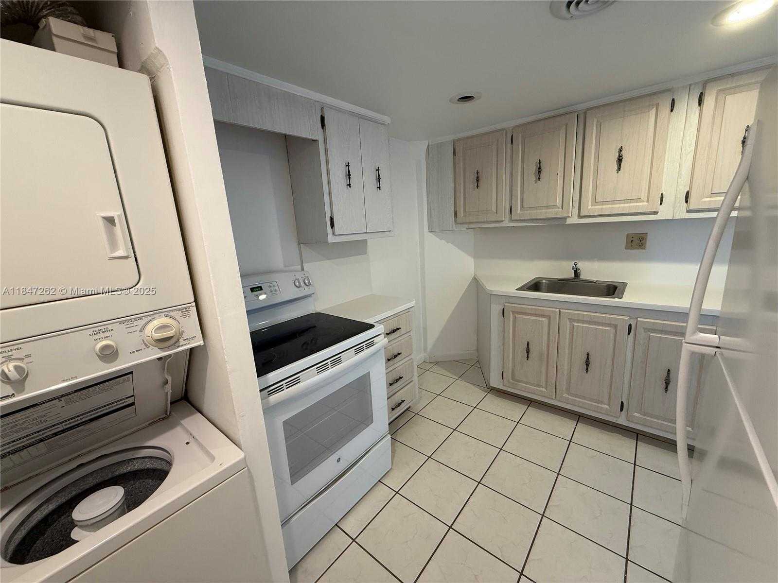 Small Image of 2333 BRICKELL AVE #1603, Miami Number 5