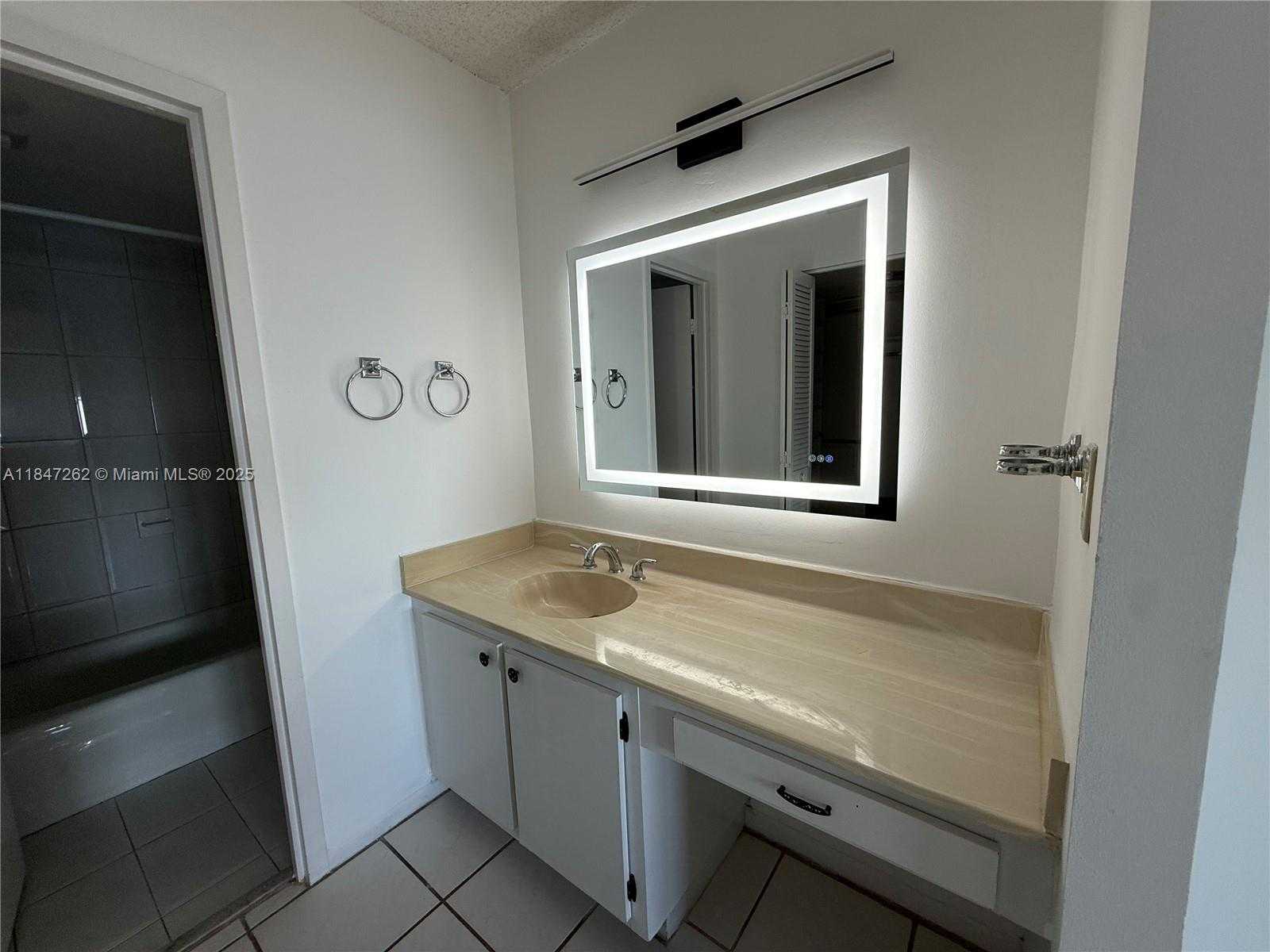 Small Image of 2333 BRICKELL AVE #1603, Miami Number 7