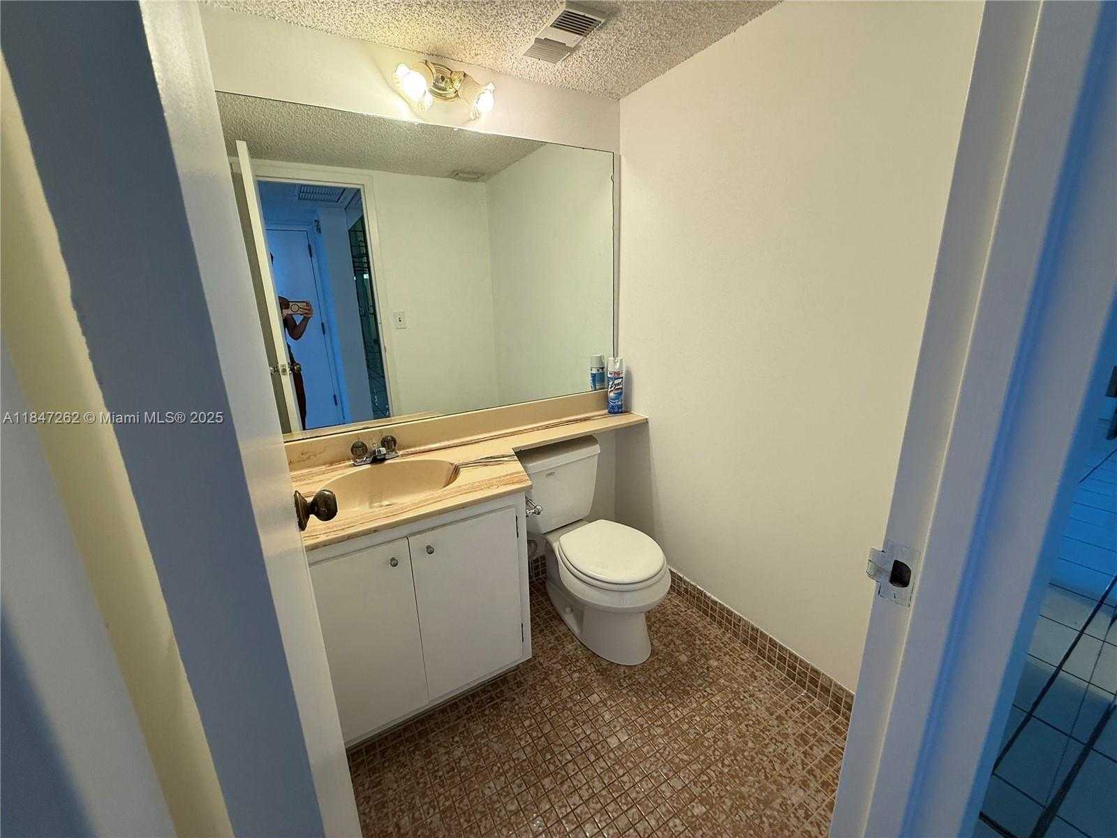 Small Image of 2333 BRICKELL AVE #1603, Miami Number 8