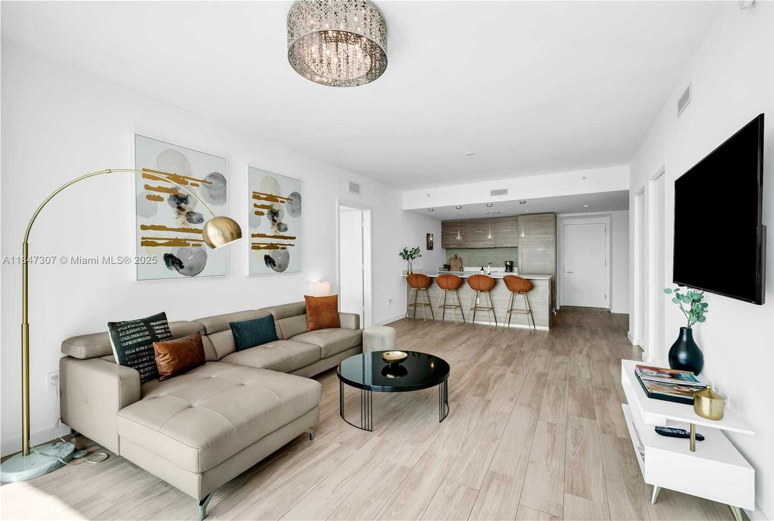 Small Image of 1300 SOUTH MIAMI AVE #4402, Miami Number 13