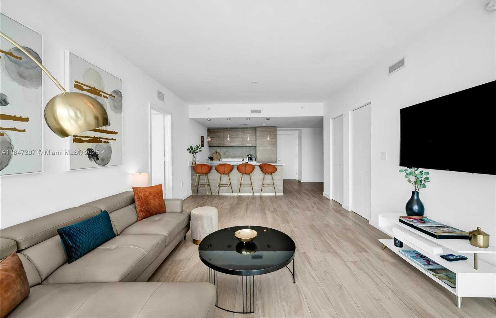 Small Image of 1300 SOUTH MIAMI AVE #4402, Miami Number 14