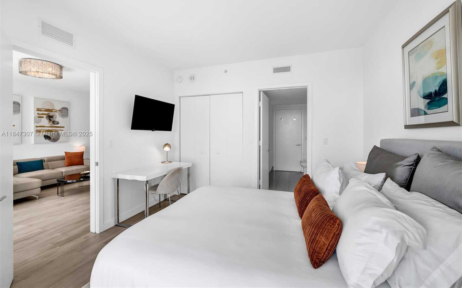 Small Image of 1300 SOUTH MIAMI AVE #4402, Miami Number 28