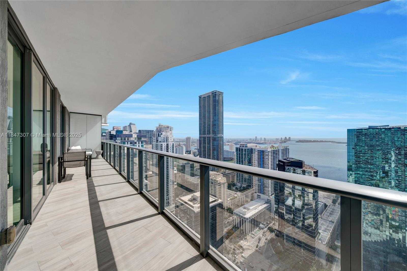 Small Image of 1300 SOUTH MIAMI AVE #4402, Miami Number 31