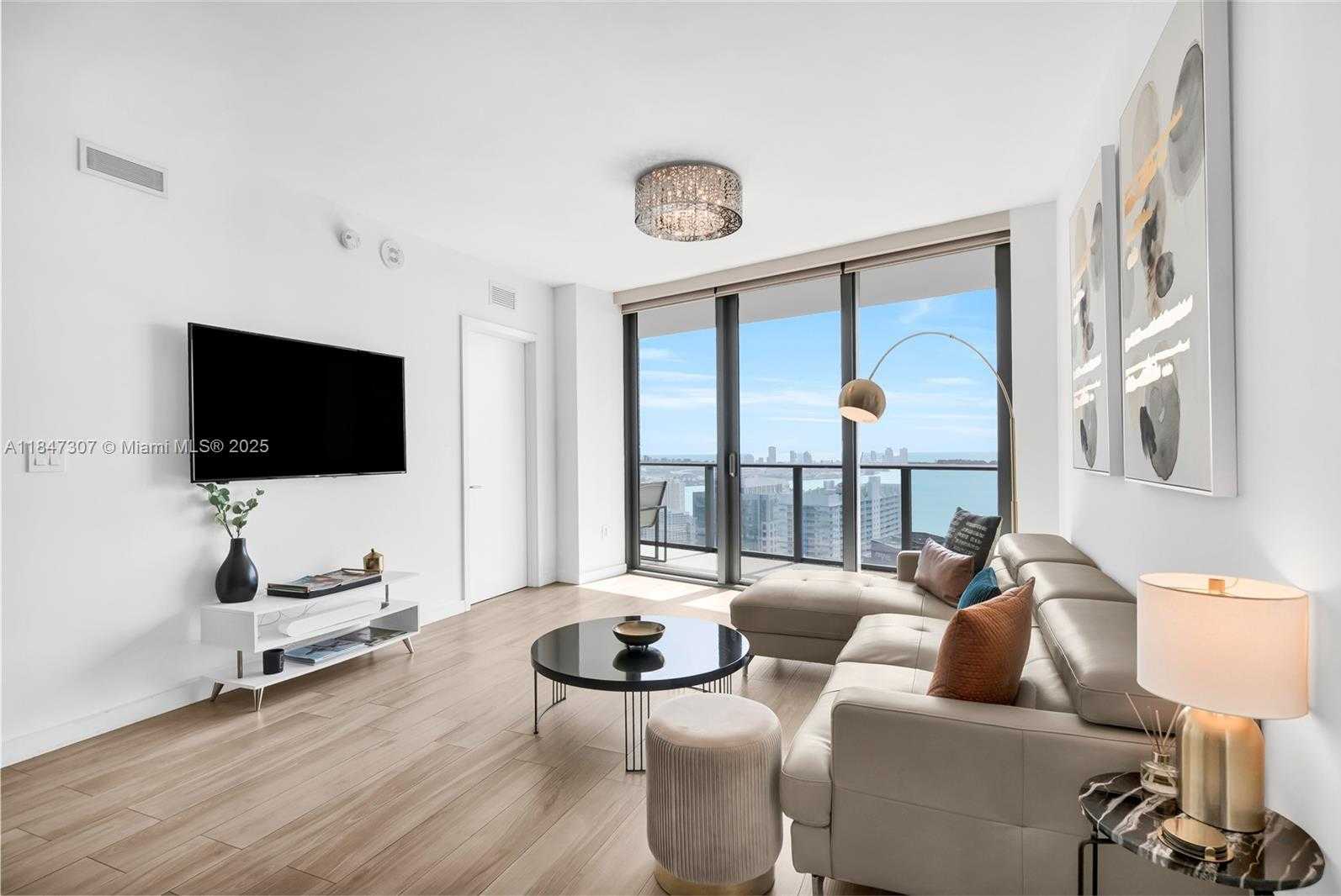 Small Image of 1300 SOUTH MIAMI AVE #4402, Miami Number 4