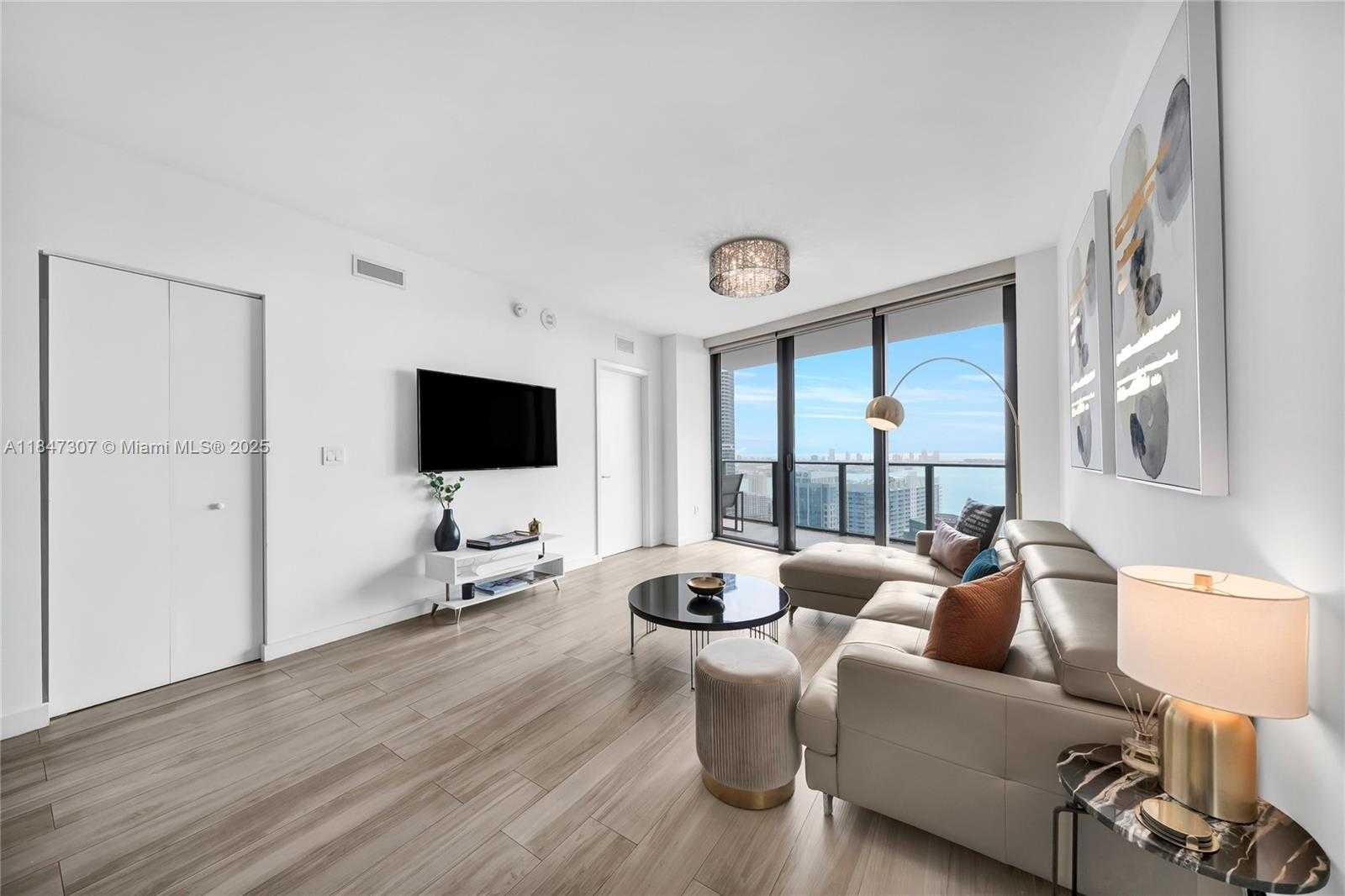 Small Image of 1300 SOUTH MIAMI AVE #4402, Miami Number 5