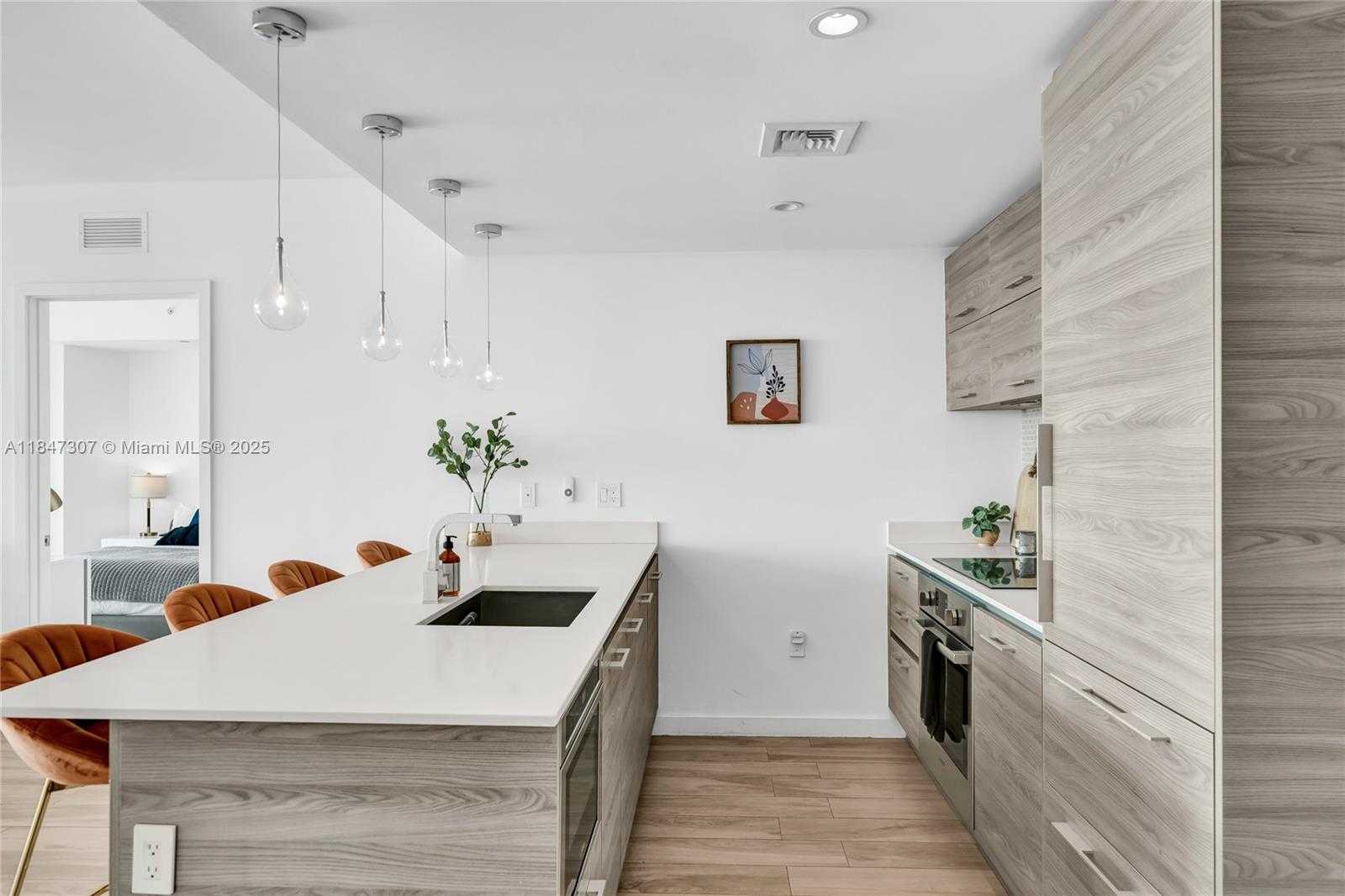 Small Image of 1300 SOUTH MIAMI AVE #4402, Miami Number 7
