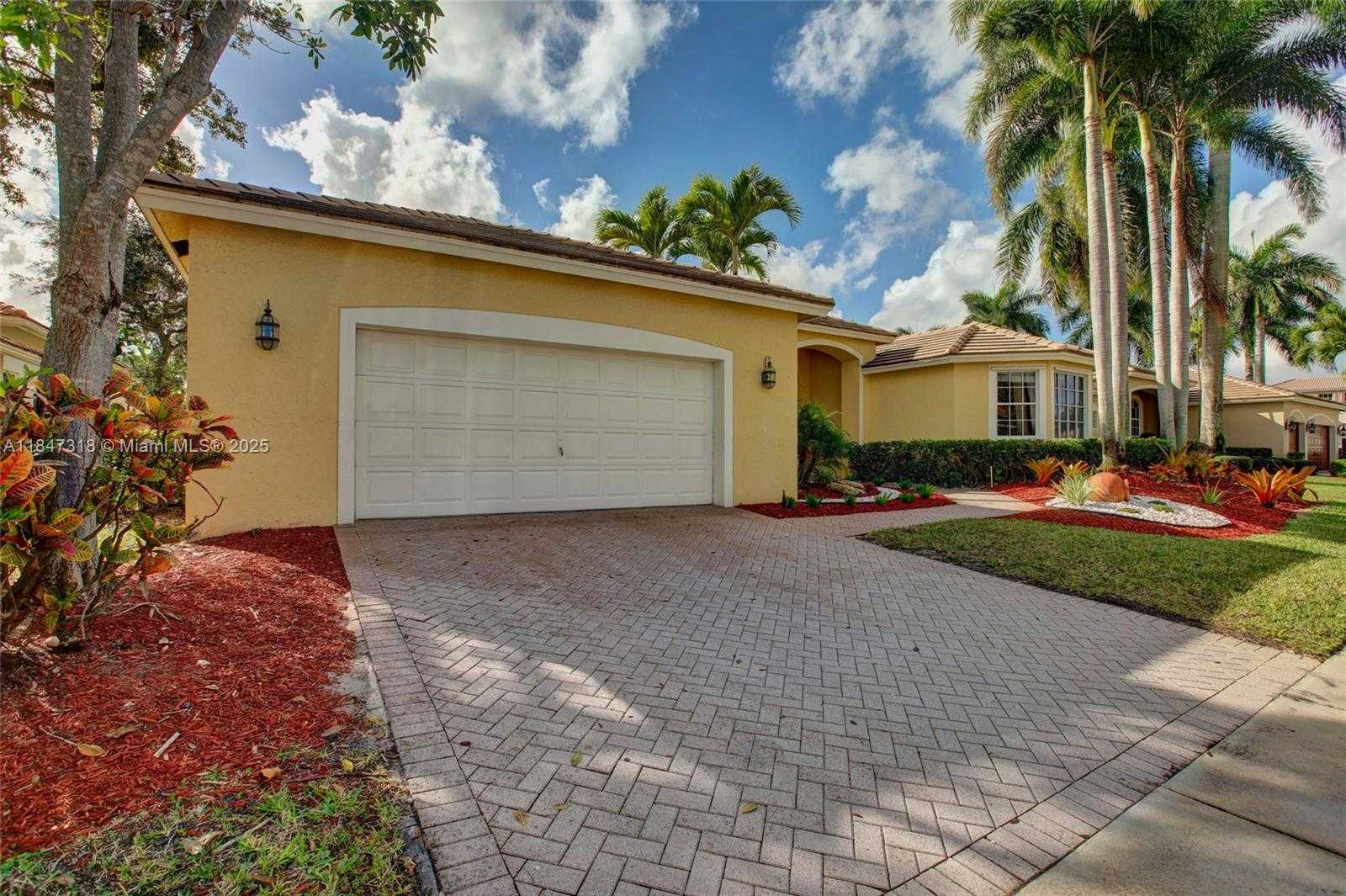 Small Image of 2536 EAGLE RUN COURT, Weston Number 3
