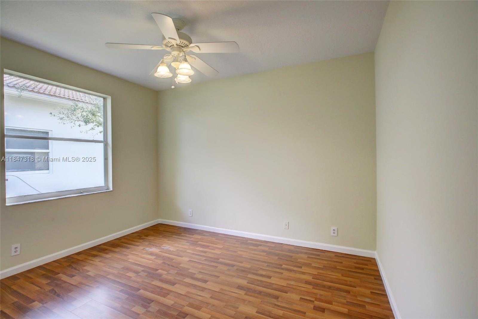Small Image of 2536 EAGLE RUN COURT, Weston Number 34