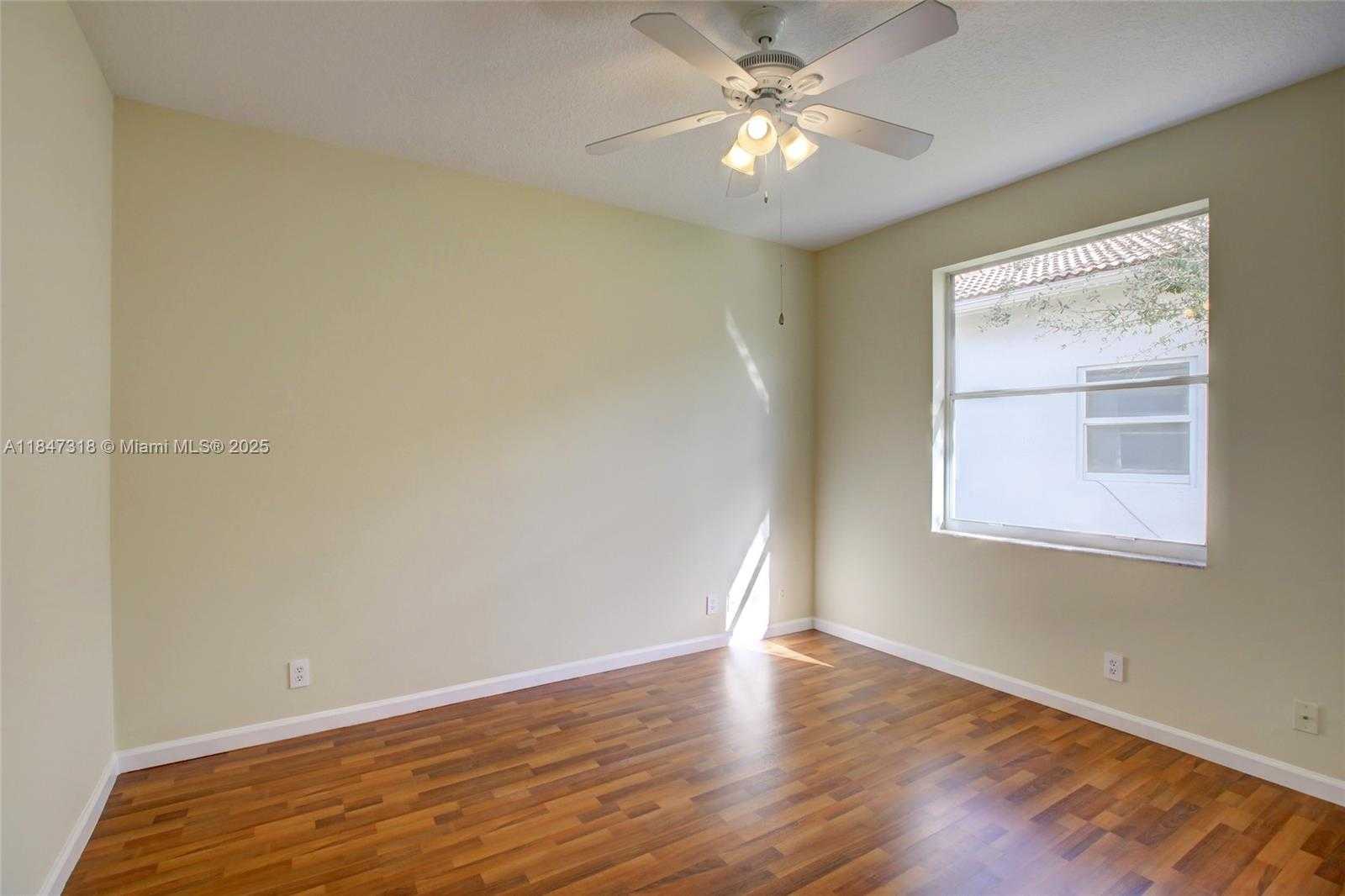 Small Image of 2536 EAGLE RUN COURT, Weston Number 40